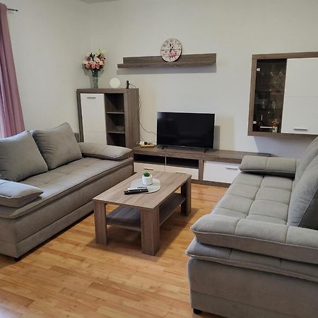 Apartmani Goga Starigrad Paklenica Buitenkant foto