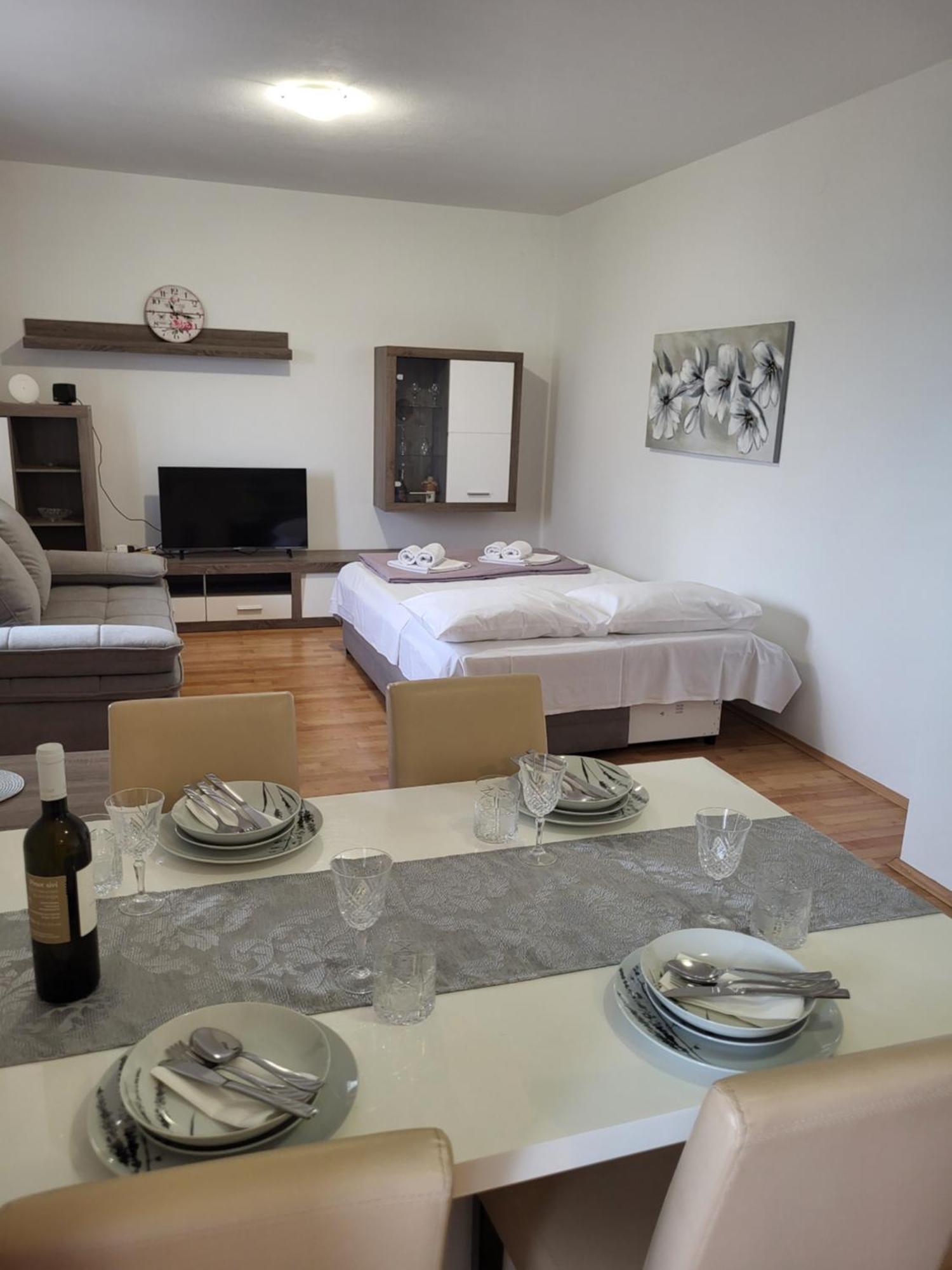 Apartmani Goga Starigrad Paklenica Buitenkant foto